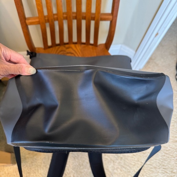 Vuori Dry Bag Back Pack Charcoal Black Rubber Waterproof New Multi Pocket - Picture 6 of 15